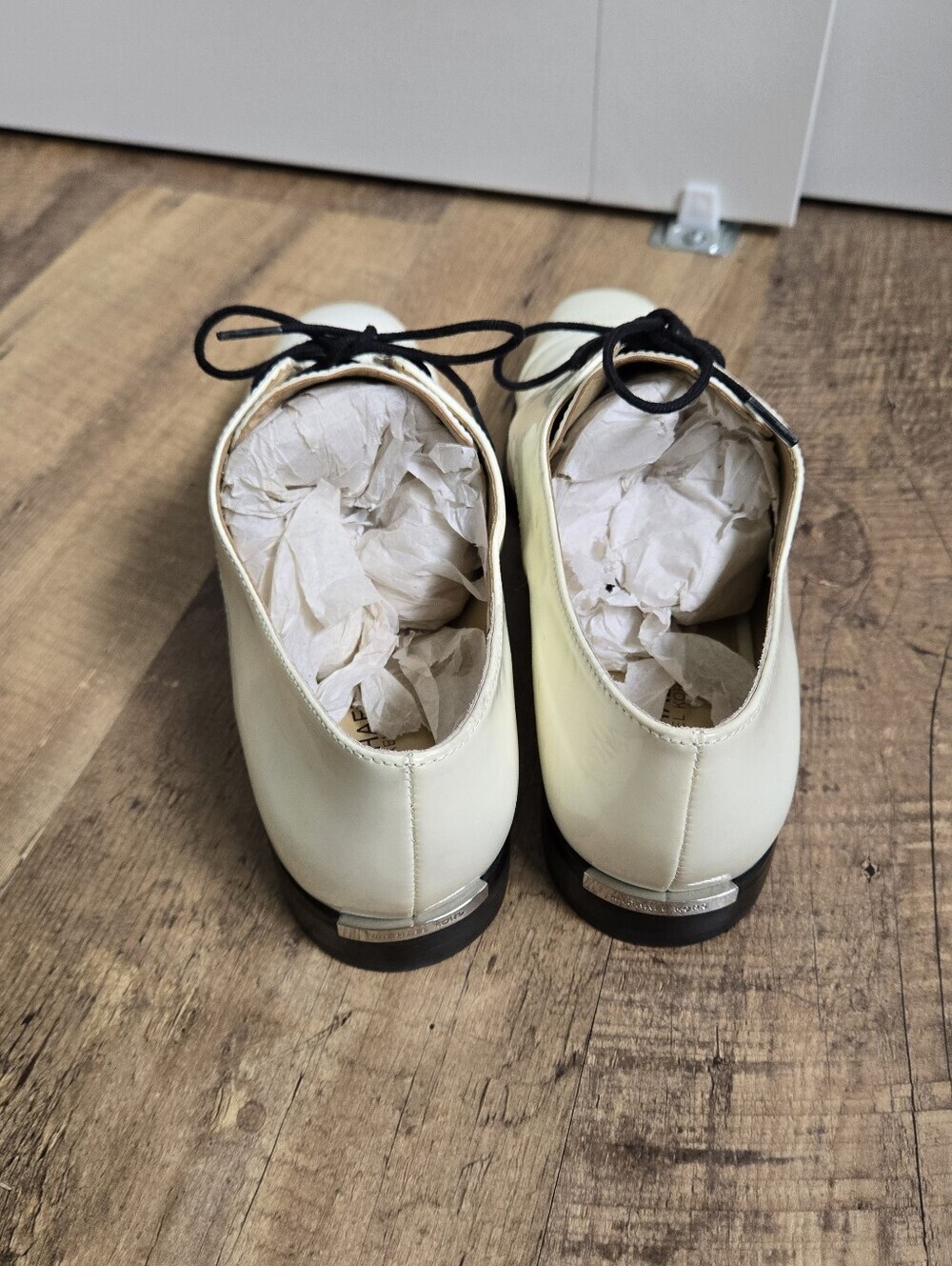 Michael Kors Pierce Patent Womens White Cap-Toe Lace-Up Dress Shoes Size 7 1/2 - Picture 4 of 10